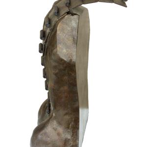 Vertèbre: grès et métal oxydation à froid 43x25x19 cm